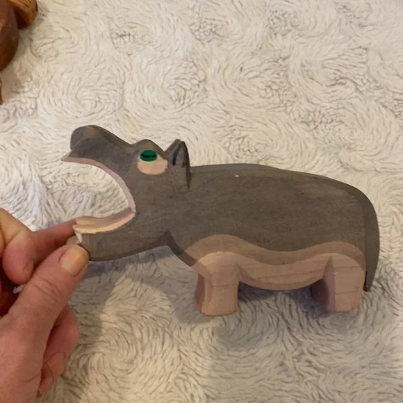 Holztiger & Ostheimer Waldorf inspired Safari Animals Wooden Toys - Picture 13 of 16